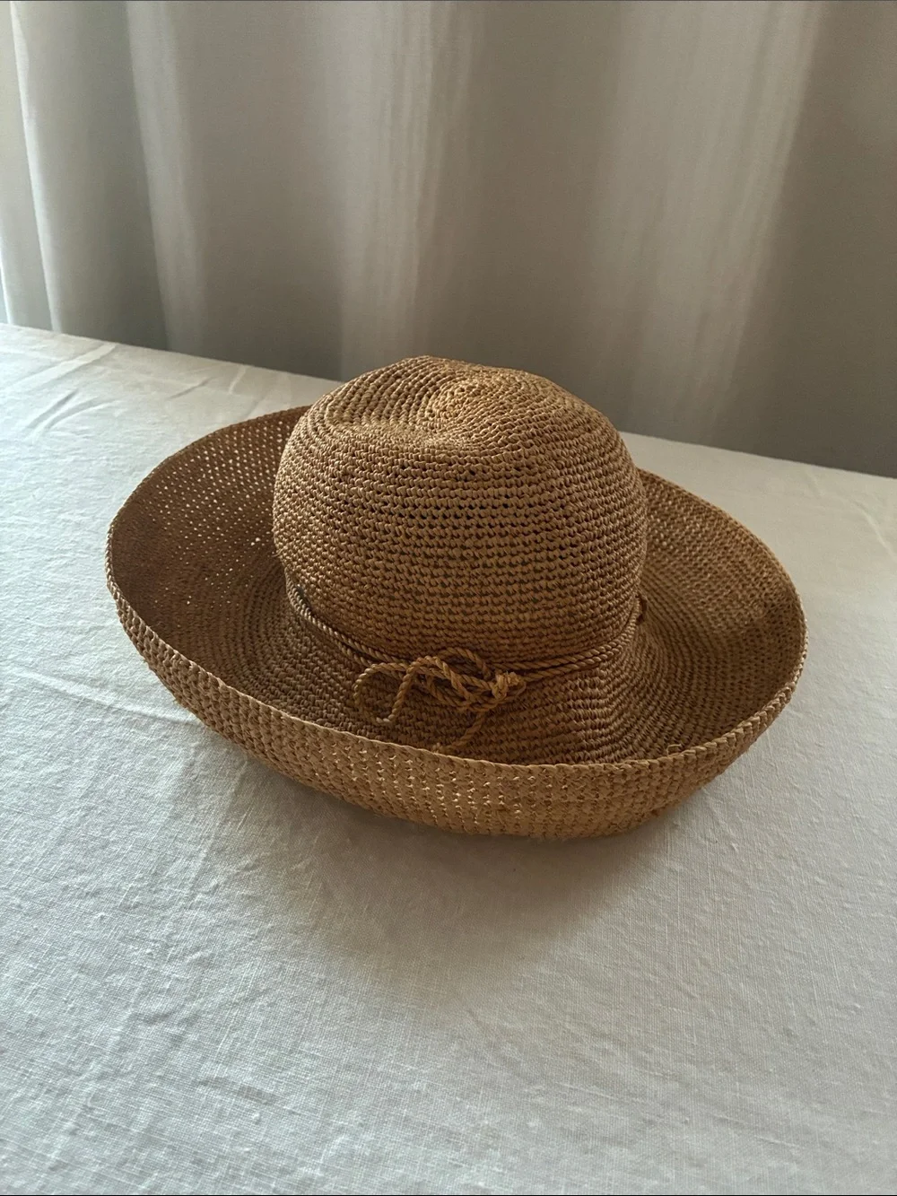 Helen Kaminski Provence 8 100% raffia hat Madagascar